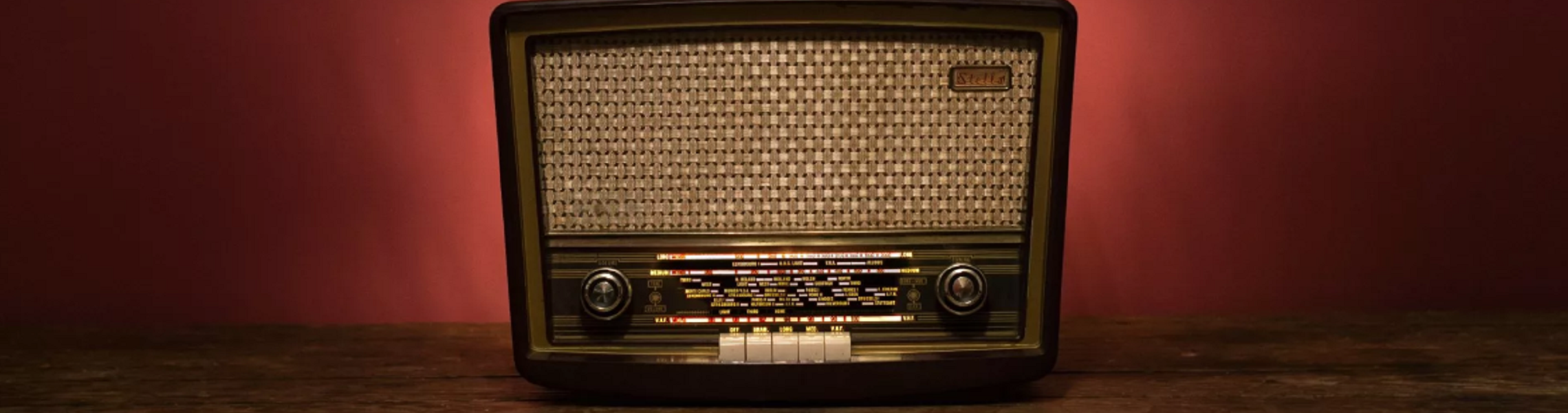Радио звучание. Радиоприемник электроник. Звук радиоприемника. Первые радио. Радио звук.